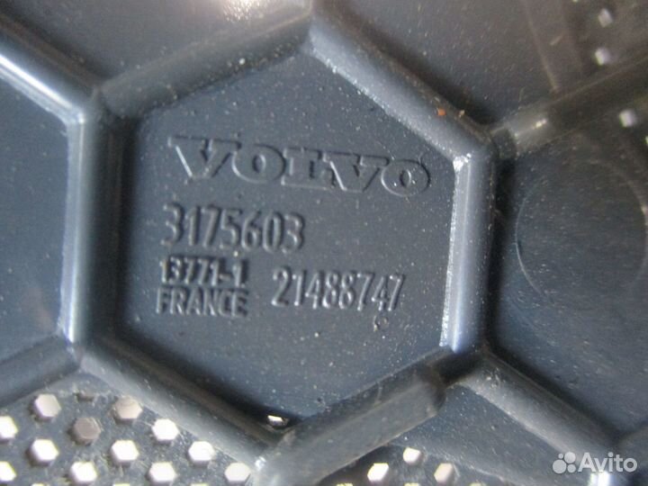 Сетка динамика Volvo 3175603