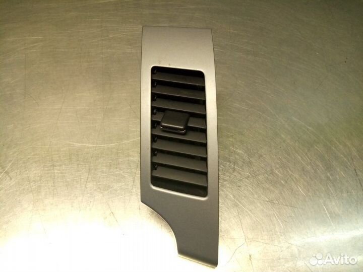 Дефлектор обдува левый Mitsubishi Outlander Xl