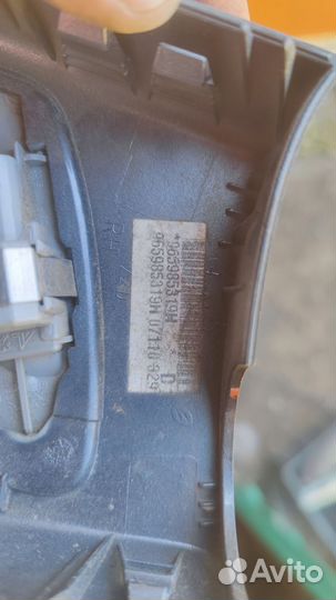 Повторитель поворота правый Peugeot 308