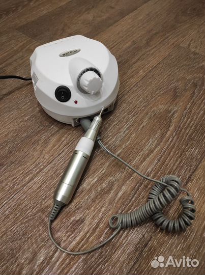 Аппарат для маникюра и педикюра