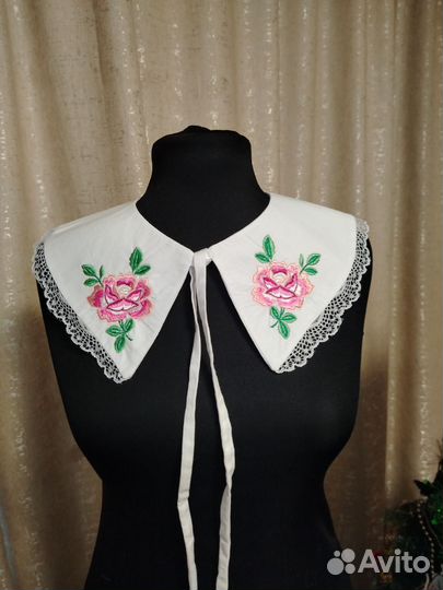 Воротник съемный белый с вышивкой Роза
