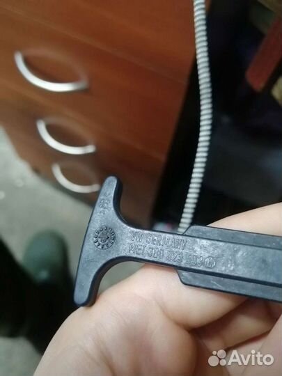 Тяга открывания замка капота VW Passat B5