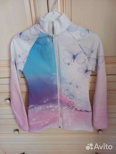 Костюм для занятий фигурному катанием