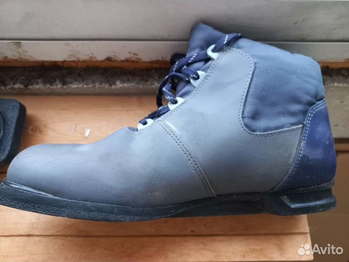 Лыжные ботинки