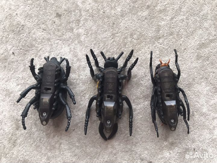 Игрушка. Движущиеся жуки