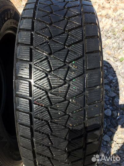 Bridgestone Blizzak DM-V2 225/65 R17