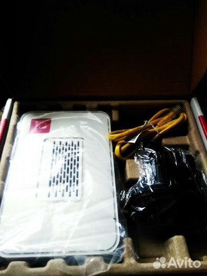 Домашний маршрутизатор Дом.ru новый