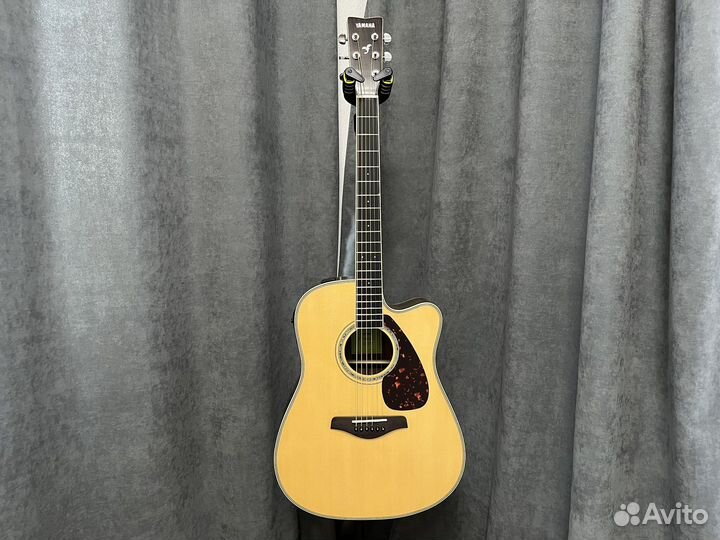 Электро акустическая гитара Yamaha FGX830C