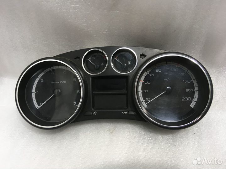 Щиток приборов Peugeot 408,308 АКПП