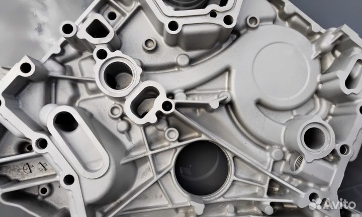 Крышка передняя двс R 272 015 12 02