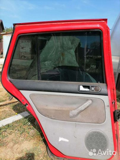 Дверь задняя гольф4