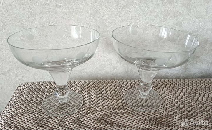 Ваза конфетница стекло резьба Яблочки с листиками