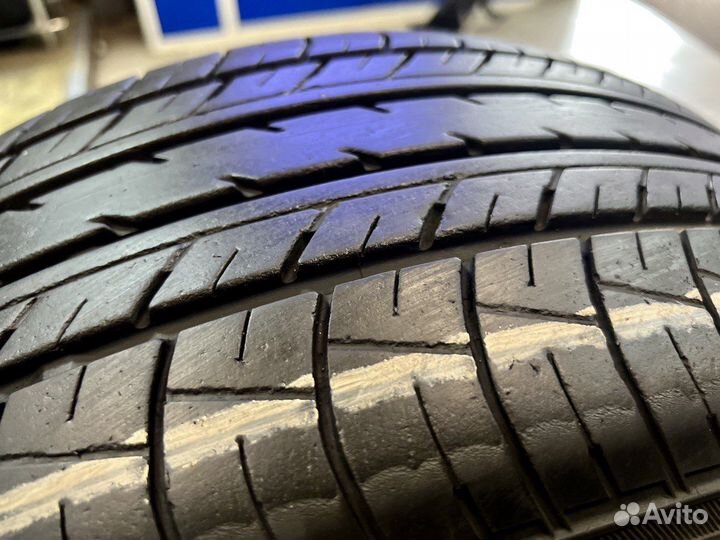 Yokohama BluEarth E70BZ 215/55 R17 94V