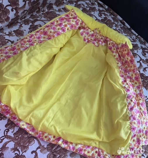 Пальто демисезонное с капюшоном на девочку