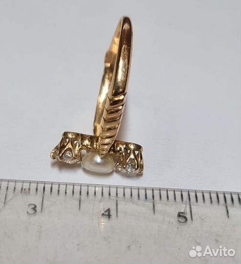 Антикварное кольцо 750 пробы с бриллиантами