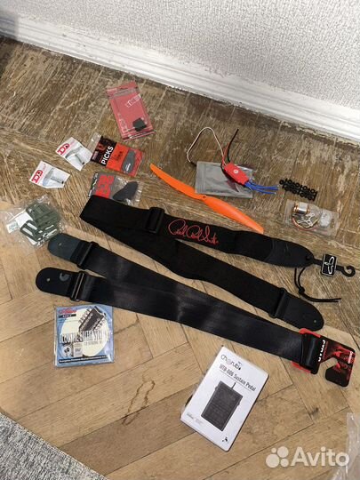 Аксессуары для гитары