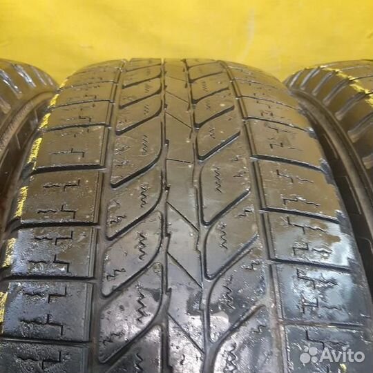 Michelin 4x4 Synchrone 235/70 R16