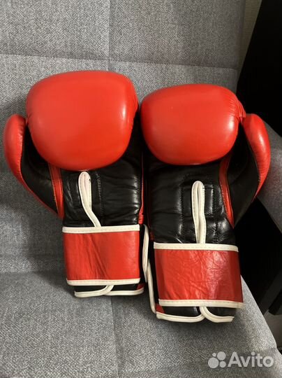 Боксерские перчатки детские 10
