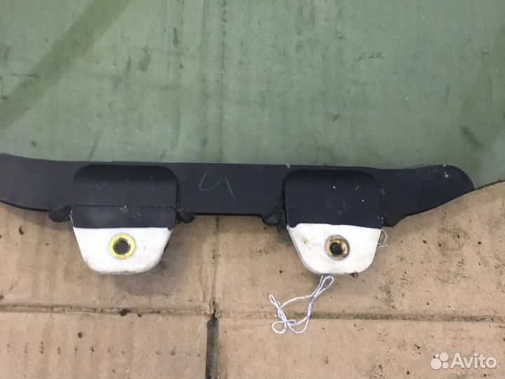 Стекло передней двери Honda Accord 6 (2685)