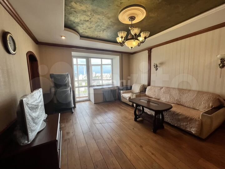 4-к. квартира, 92 м², 14/17 эт.