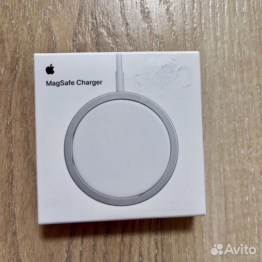 Беспроводная зарядка Apple MagSafe