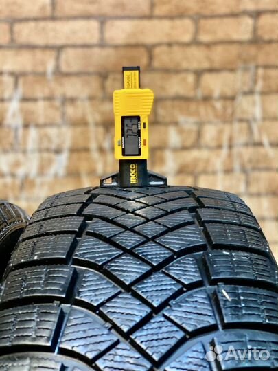 Pirelli Ice Zero FR 205/55 R16