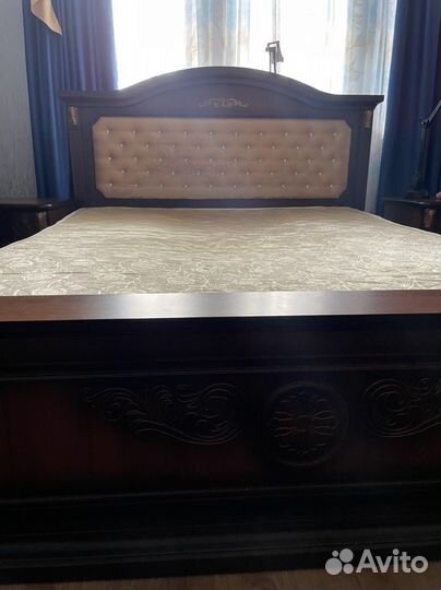 Кровать двухспальная с матрасом 160 200