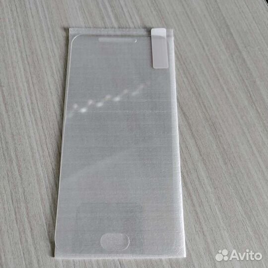 Чехлы на телефон