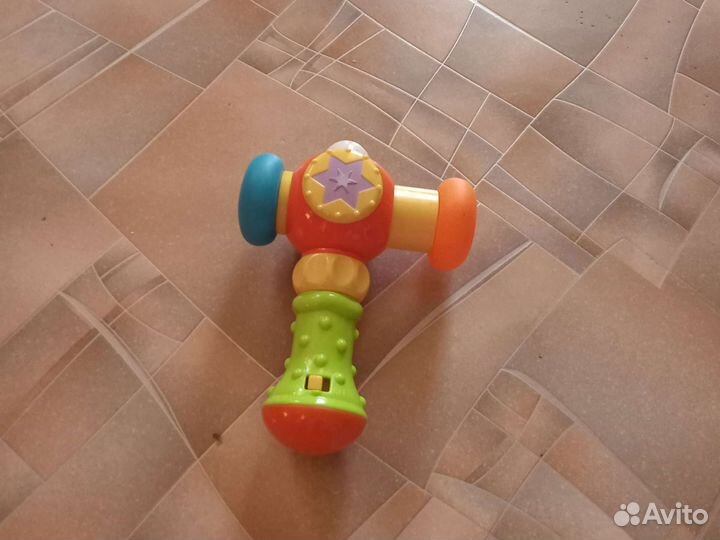 Игрушка молоточек
