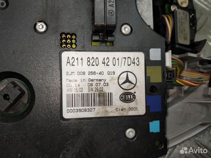 Фонарь салона (плафон) Mercedes-Benz E-Класс