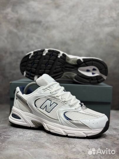 Кроссовки женские New Balance 530