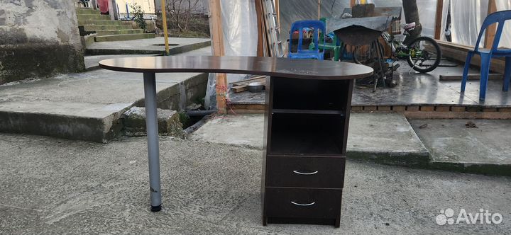 Стол компьютерный