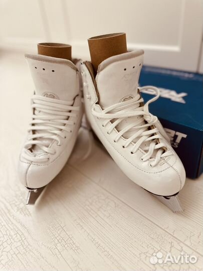 Фигурные коньки risport 225