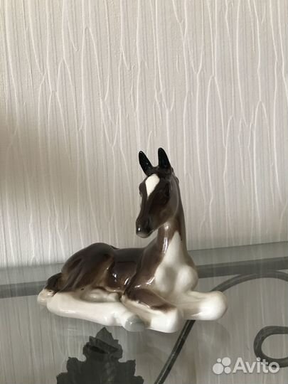 Статуэтка фарфоровая лфз Жеребёнок