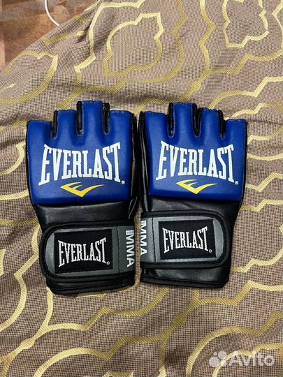 Перчатки для единоборств mma