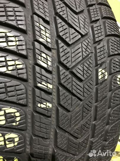 Pirelli Scorpion Winter 285/40 R22 110W