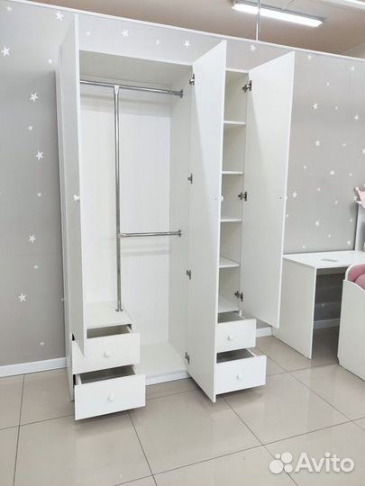 Шкаф в детскую