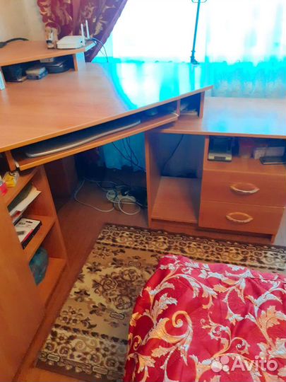 Компьютерный стол угловой