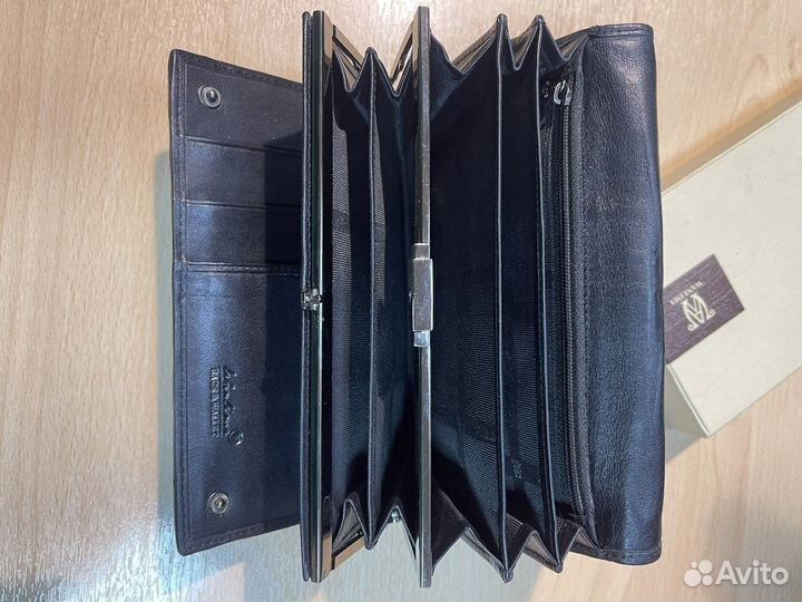 Женский кошелек