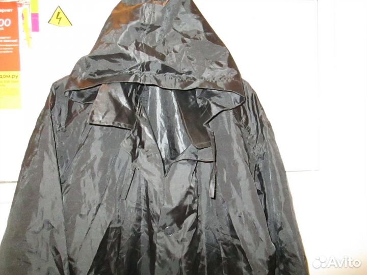 Плащ водонепроницаемый из нейлона с капюшоном
