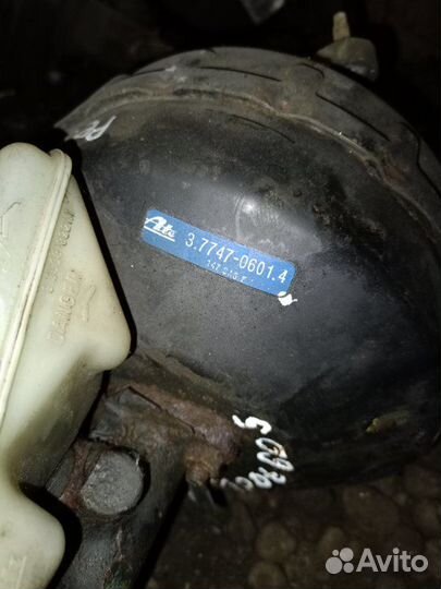 Вакуум тормозной Peugeot 605