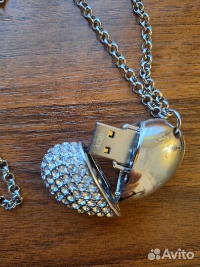 Флэшка (флешка) в виде сердца. Подарок к 8 марта