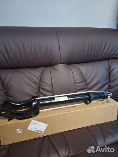 Амортизатор передний Мерседес W166 A1663232400