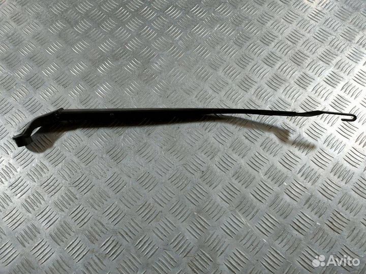 Поводок стеклоочистителя правый Lexus LS 4 2009