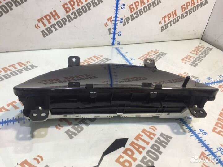 Тойота Камри Щиток приборов