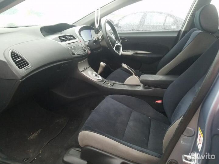 Разбирается Honda Civic 5D 2008г. R18A2