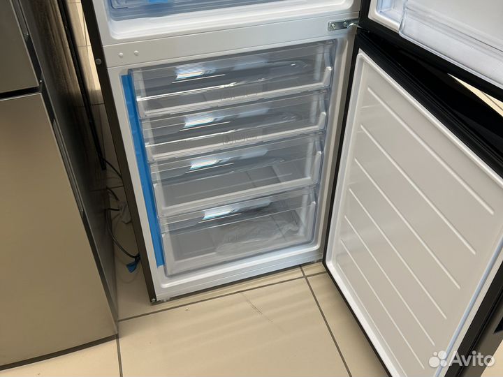 Новый холодильник Haier C2F637cgwg