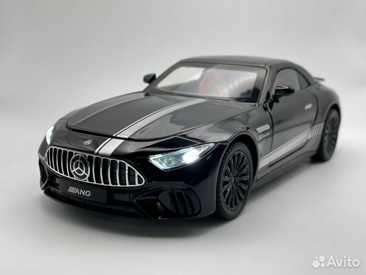 Модель автомобиля Mercedes-Benz AMG GT 1:24 металл