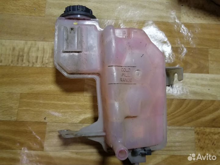 Расширительный бачок Range Rover Sport 1