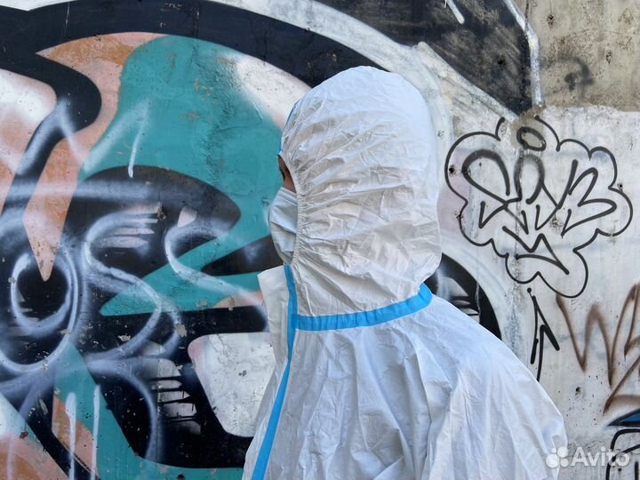 Защитный костюм одноразовый комбинезон